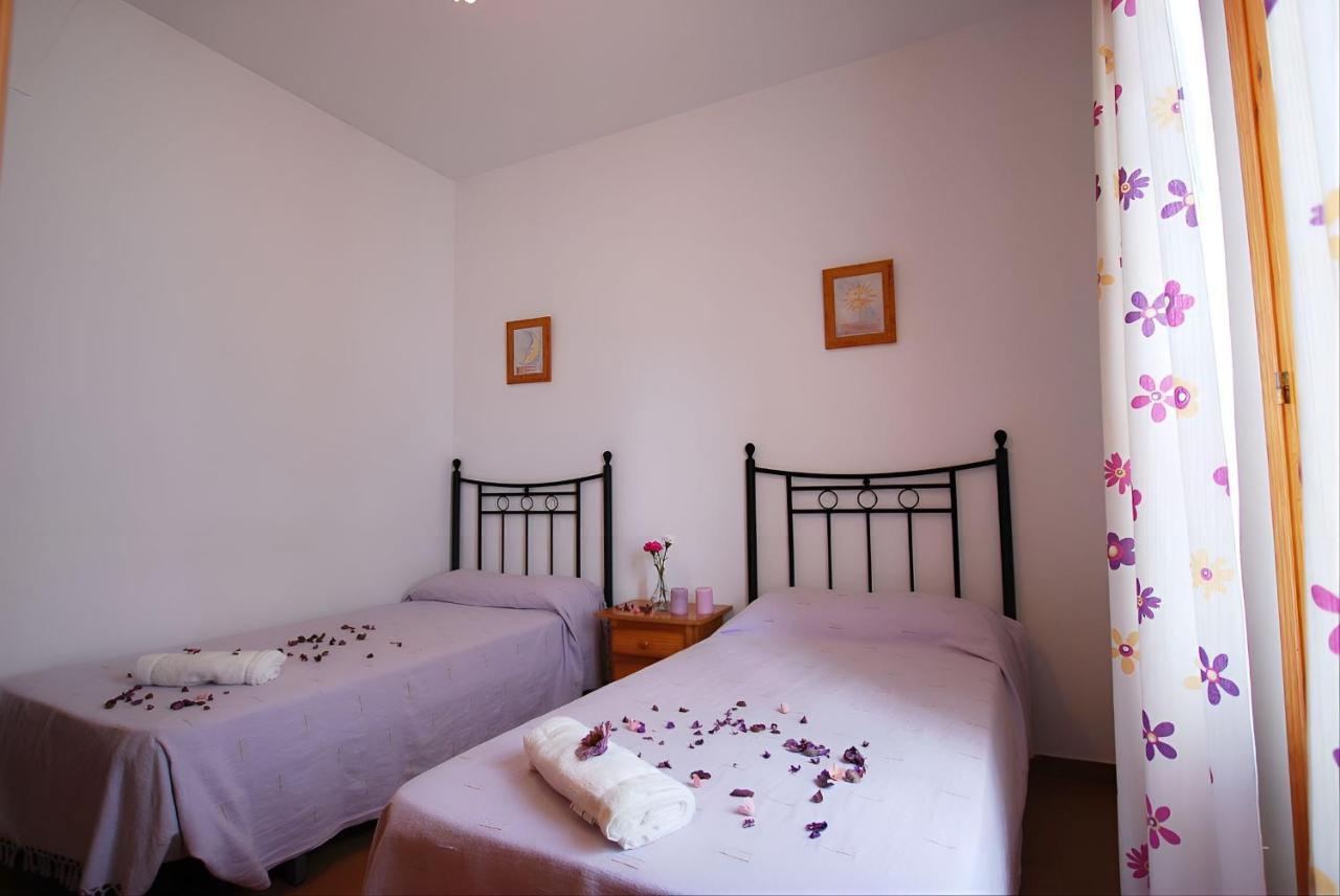 Apartamentos Garaje & Aire & Wifi & Solo Familias Y Parejas Conil De La Frontera Ngoại thất bức ảnh